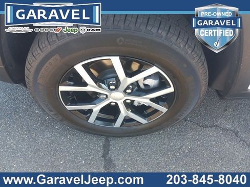 Used 2025 Jeep Grand Cherokee Limited image 28