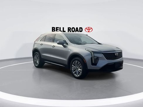 Used 2024 Cadillac XT4 Premium Luxury image 2