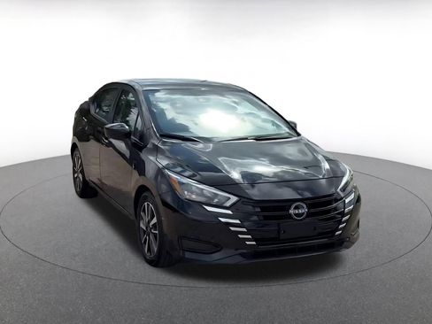 Used 2025 Nissan Versa SV FWD image 3