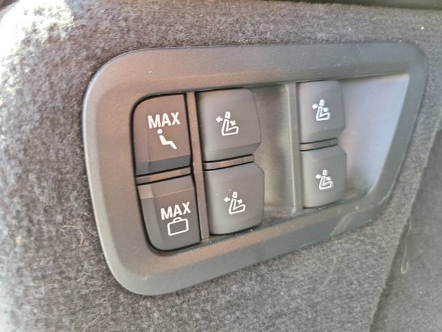 Used 2025 BMW X7 M60i AWD/4WD image 11