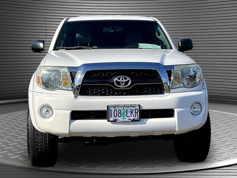 Used 2011 Toyota Tacoma PreRunner w/ SR5 Pkg #2 image 2