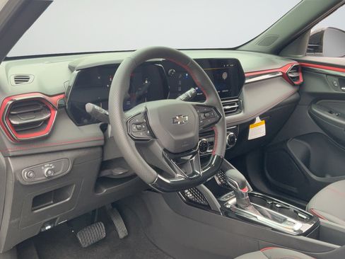 Used 2026 Chevrolet TrailBlazer RS w/ Convenience Package FWD image 24