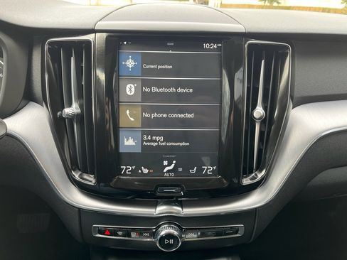 Used 2020 Volvo XC60 T6 Momentum image 21