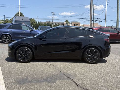 Used 2023 Tesla Model Y Long Range AWD/4WD image 11