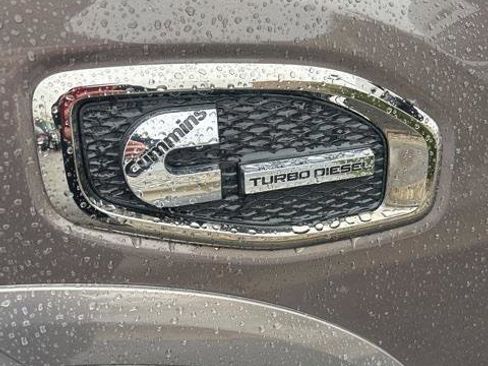 Used 2018 Nissan Titan Platinum Reserve w/ Platinum Utility Package image 12