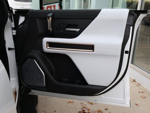 New 2025 GMC Hummer EV 2X image 45