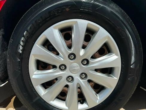 Used 2020 Chrysler Voyager L FWD image 47