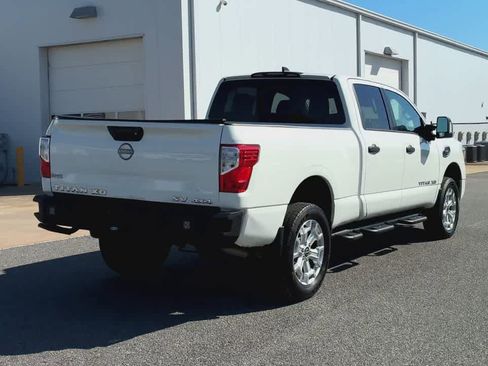 Used 2023 Nissan Titan SV w/ SV Convenience Package AWD/4WD image 8