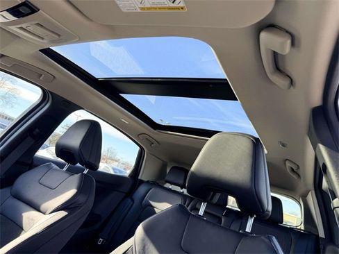 Used 2023 Nissan Ariya AWD image 19