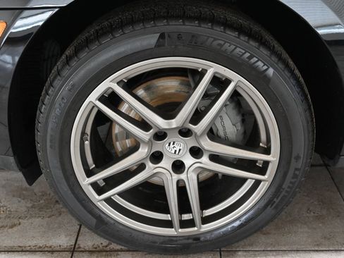 Used 2019 Porsche Macan S image 30