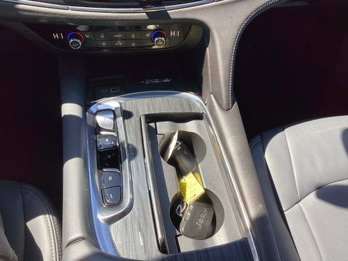 Used 2023 Buick Enclave Essence w/ Experience Buick Package FWD image 21