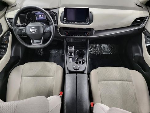 Used 2025 Nissan Rogue SV image 7