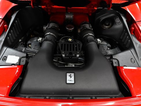 Used 2013 Ferrari 458 Spider RWD image 22