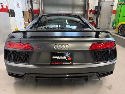 Used 2017 Audi R8 V10 plus image 7