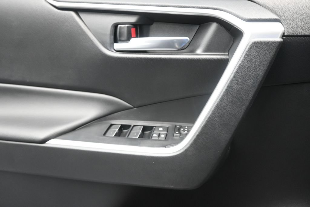Used 2025 Toyota RAV4 XLE w/ Convenience Package FWD image 20