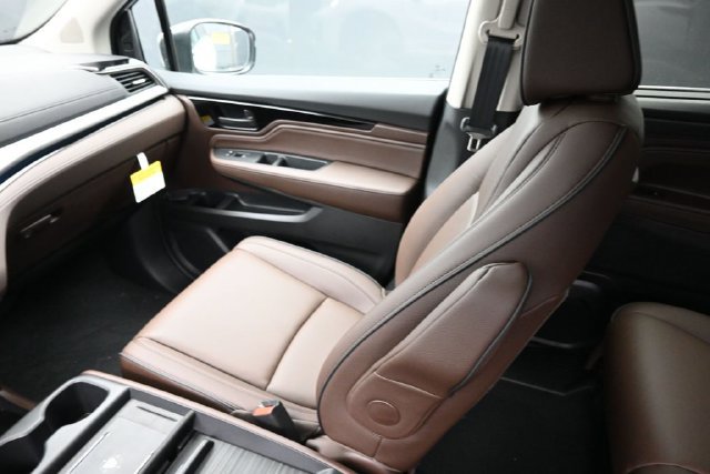 New 2026 Honda Odyssey Touring image 11