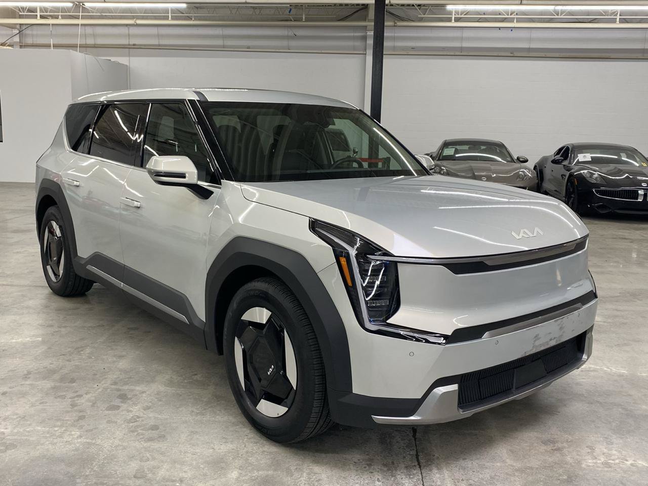 Used 2026 Kia EV9 Light RWD image 4