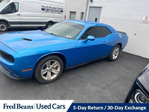 Used 2023 Dodge Challenger SXT RWD image 1