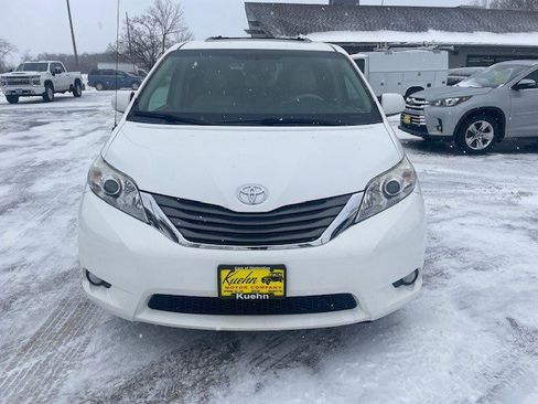 Used 2013 Toyota Sienna XLE image 7