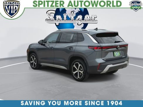 Used 2025 Volkswagen Tiguan SE w/ Panoramic Sunroof Package image 7