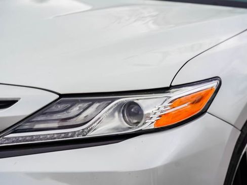 Used 2020 Toyota Camry XSE image 7