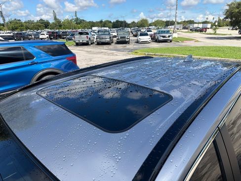 Used 2021 Toyota RAV4 XLE w/ Convenience Package AWD/4WD image 8