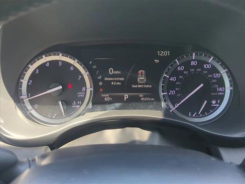 Used 2022 Toyota Highlander XSE FWD image 10