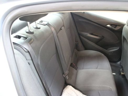 Used 2018 Chevrolet Cruze LT FWD image 9
