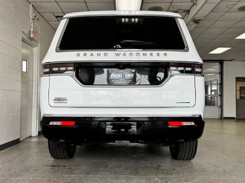 Certified 2023 Jeep Grand Wagoneer Series II w/ Convenience Group III image 7