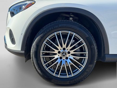 Certified 2025 Mercedes-Benz GLC 300 GLC 300 image 10