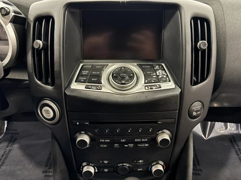 Used 2019 Nissan 370Z Touring RWD image 18