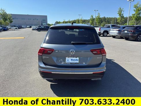 Used 2021 Volkswagen Tiguan SE w/ 3rd Row Seat Package AWD/4WD image 6