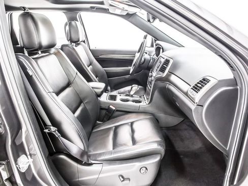 Used 2018 Jeep Grand Cherokee Limited RWD image 32