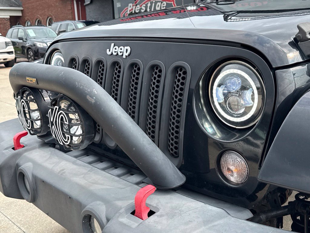 Used 2014 Jeep Wrangler Unlimited Rubicon w/ Connectivity Group AWD/4WD image 19