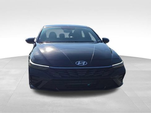 New 2026 Hyundai Elantra SEL Sport FWD image 8