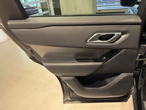 Used 2021 Land Rover Range Rover Velar S image 32