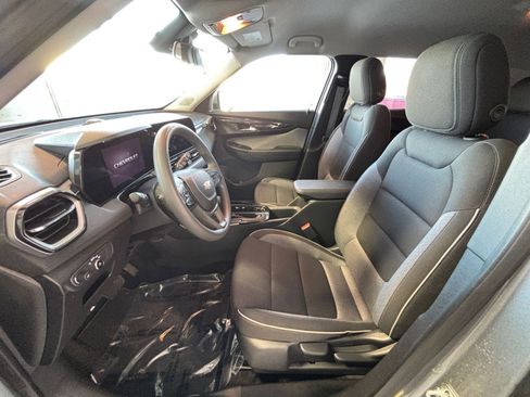 Used 2025 Chevrolet TrailBlazer LT image 25