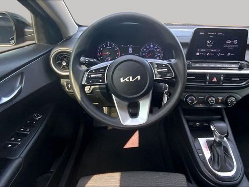 Used 2022 Kia Forte LXS FWD image 6
