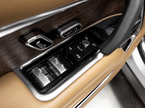 Used 2023 Land Rover Range Rover Autobiography image 55