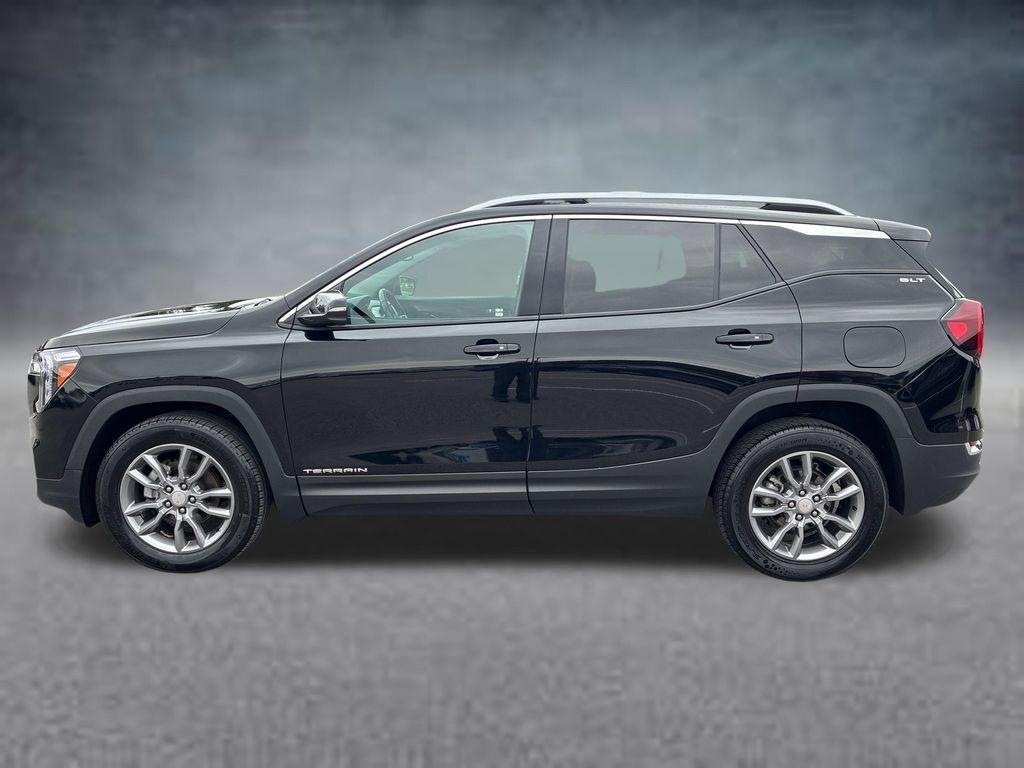 Used 2024 GMC Terrain SLT AWD/4WD image 2