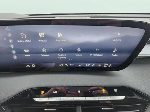 Used 2025 Buick Enclave Sport Touring image 19