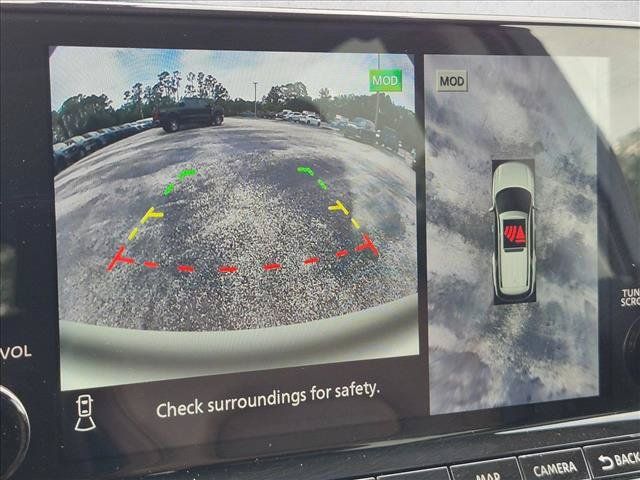 Used 2024 Nissan Pathfinder Platinum FWD image 12