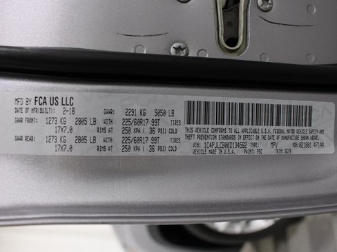 Used 2019 Jeep Cherokee Latitude w/ Popular Appearance Group FWD image 37