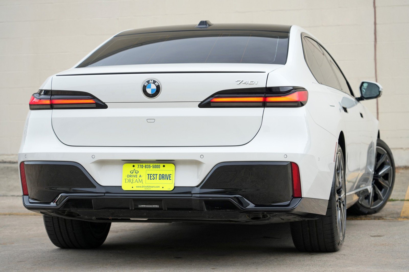 Used 2023 BMW 740i RWD image 5