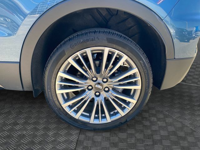 Used 2025 Cadillac XT4 Premium Luxury w/ Cold Weather Package FWD image 34