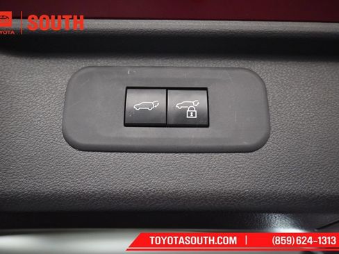 Used 2024 Toyota Grand Highlander AWD image 37