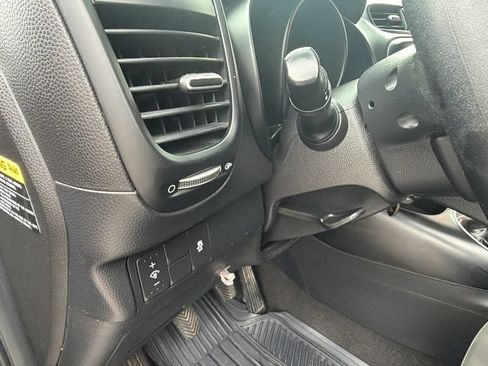 Used 2018 Kia Soul FWD image 14