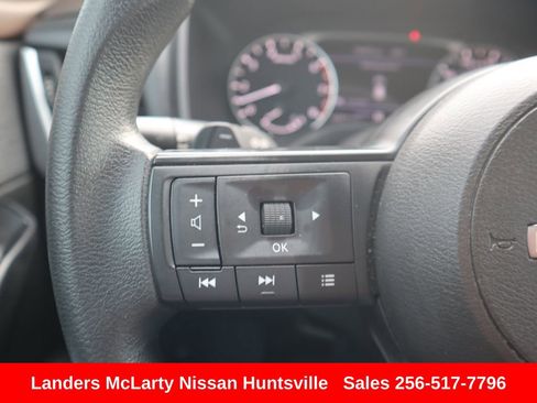 Used 2023 Nissan Rogue S image 24