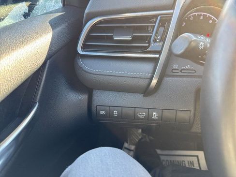 Used 2023 Toyota Camry SE image 21