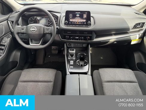 Used 2025 Nissan Rogue SV FWD image 3